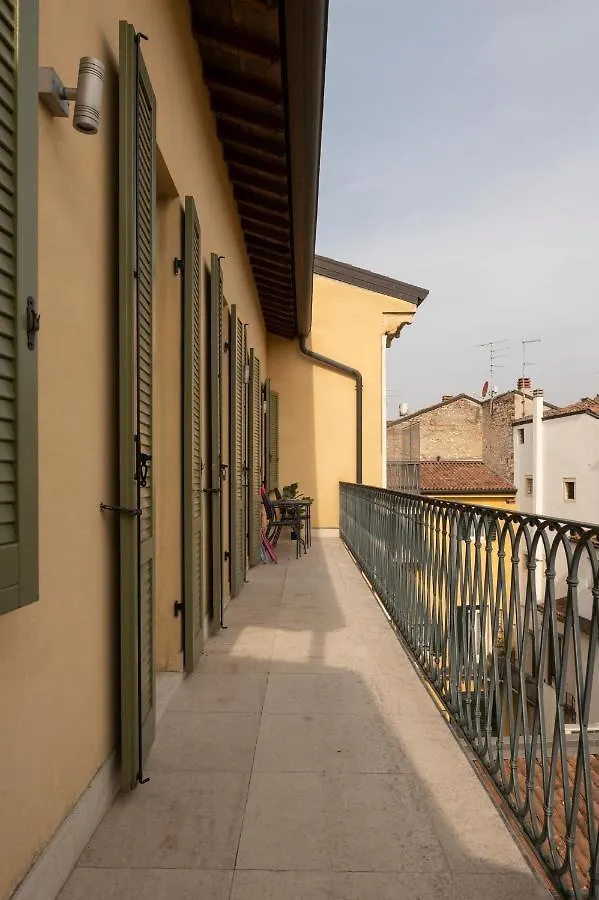 Apartamento Cozy Flat With Big Balcony Few Steps From Arena Verona Italia