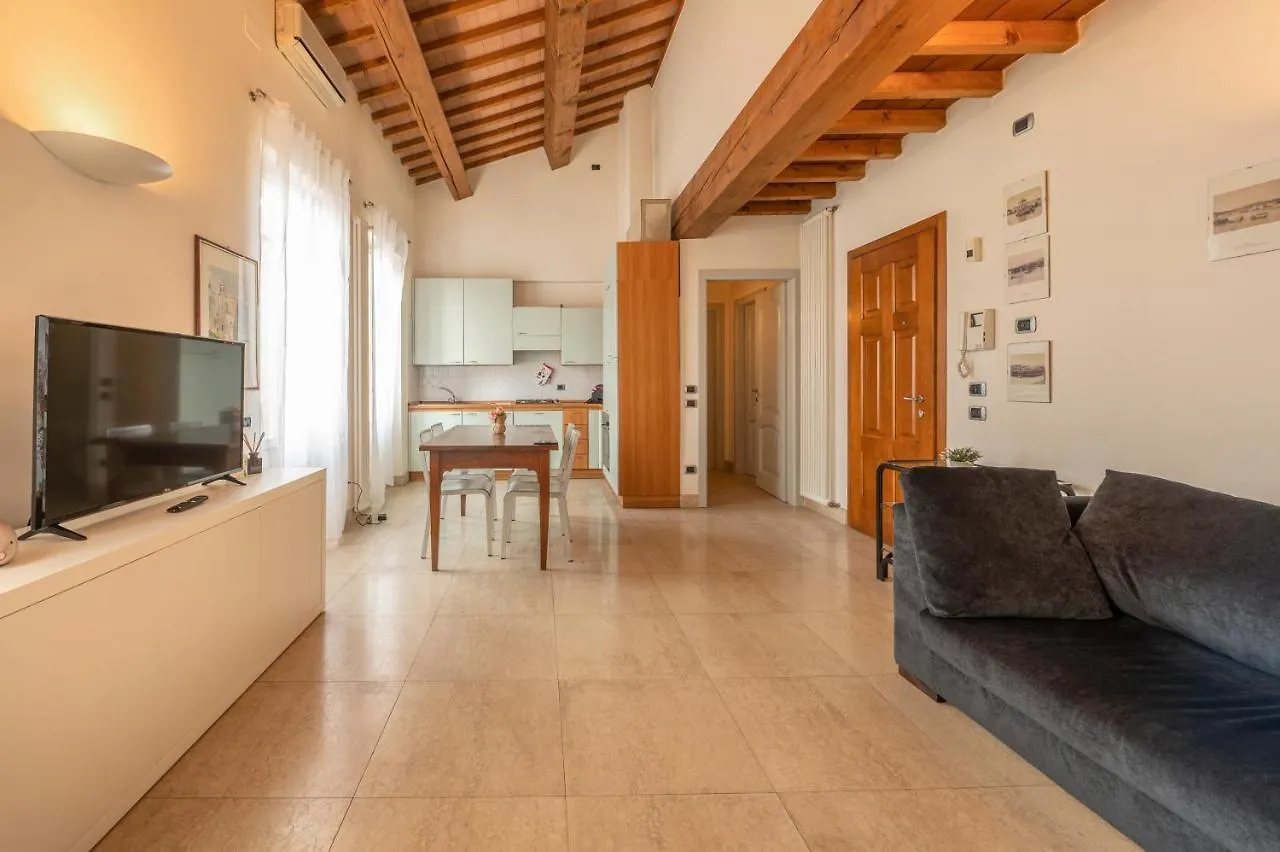 Apartamento Cozy Flat With Big Balcony Few Steps From Arena Verona