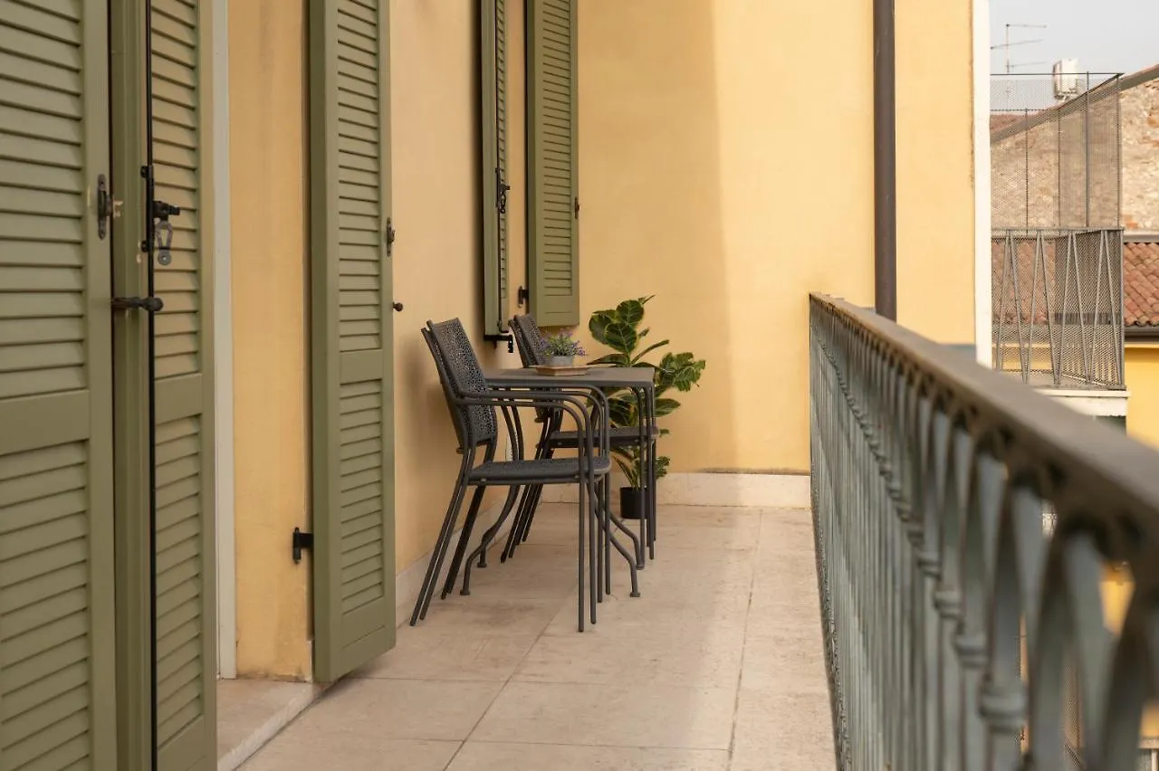Apartamento Cozy Flat With Big Balcony Few Steps From Arena Verona 0*,